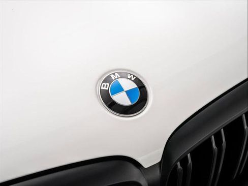 Used 2025 BMW X5 M60i w/ Executive Package image 12