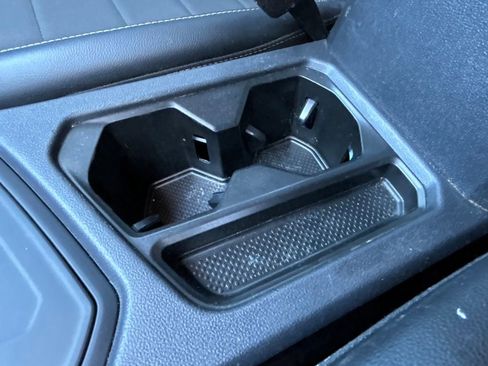 Used 2022 Volkswagen Taos SE image 27