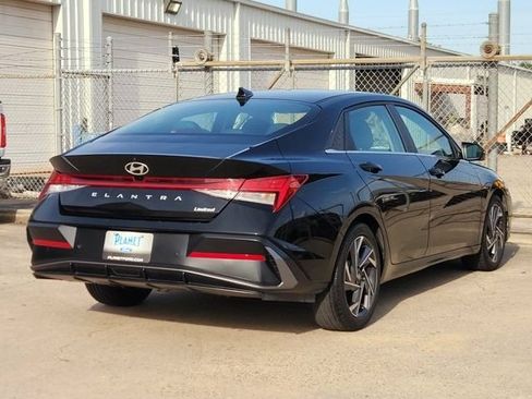 Used 2024 Hyundai Elantra Limited FWD image 5