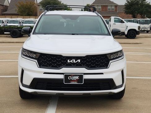 Used 2023 Kia Sorento S image 10
