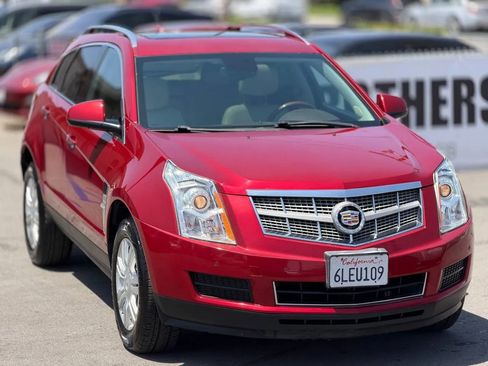 Used 2010 Cadillac SRX Luxury FWD image 2