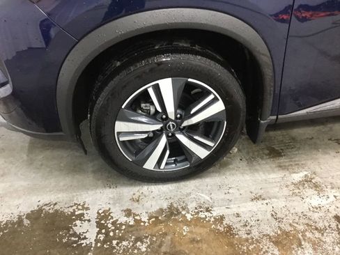 Used 2024 Nissan Rogue SL w/ SL Premium Package image 4