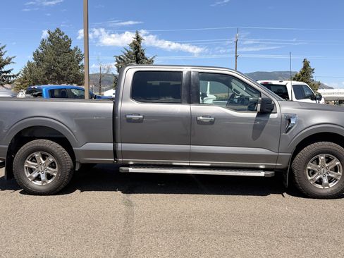 Used 2022 Ford F150 XLT w/ Equipment Group 302A High AWD/4WD image 9