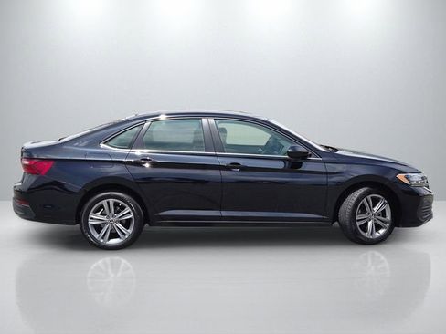 Used 2024 Volkswagen Jetta SE FWD image 6