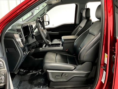 Certified 2025 Ford F250 Lariat w/ Black Appearance Package AWD/4WD image 18