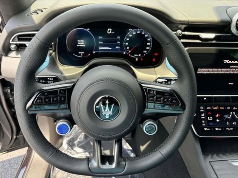 New 2024 Maserati Grecale GT image 31