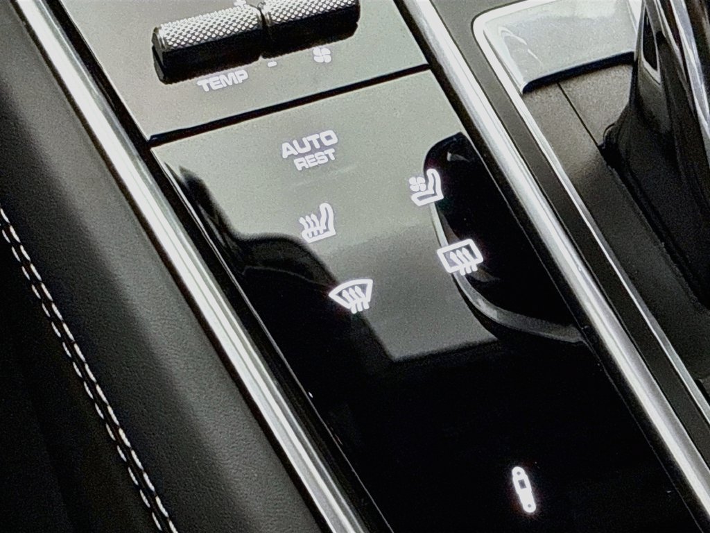 Certified 2023 Porsche Panamera Turbo S AWD/4WD image 22