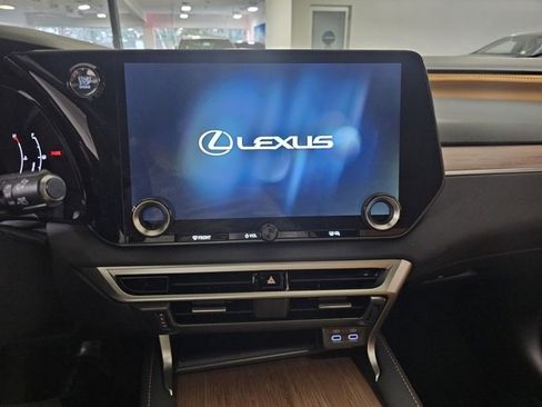 Used 2024 Lexus RX 350 Premium image 21