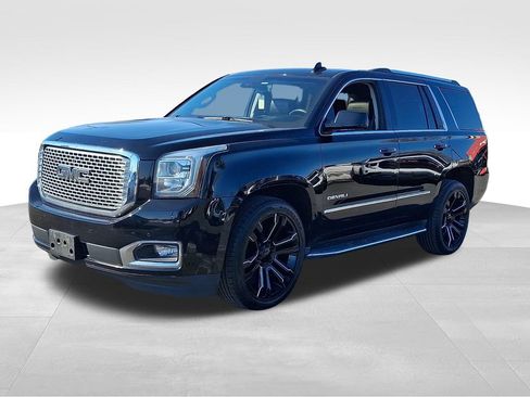 Used 2016 GMC Yukon Denali image 3