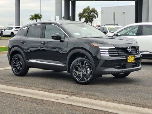 New 2026 Nissan Kicks SR image 1