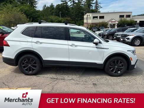 Used 2022 Volkswagen Tiguan SE w/ Panoramic Sunroof Package AWD/4WD image 4