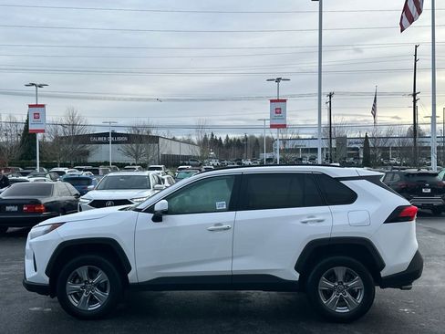 Certified 2022 Toyota RAV4 XLE image 6