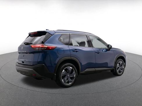 Used 2025 Nissan Rogue SV AWD/4WD image 8