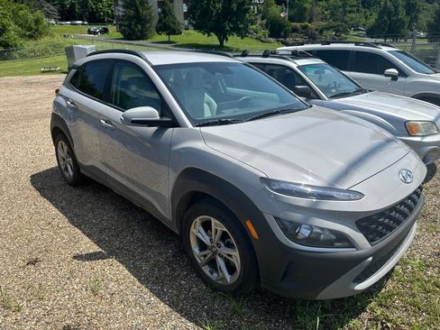 Used 2023 Hyundai Kona SEL w/ Cargo Package FWD image 3