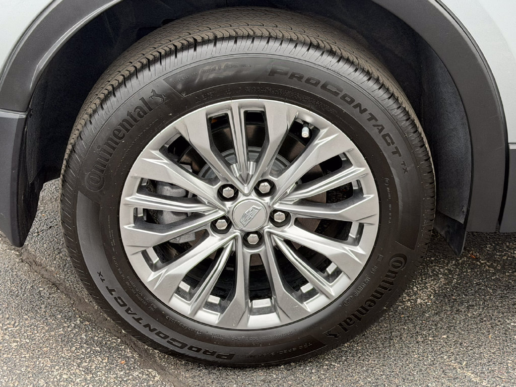 Used 2024 Cadillac XT4 Premium Luxury w/ Cold Weather Package AWD/4WD image 14