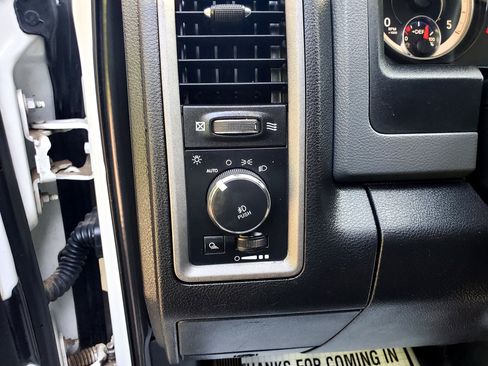 Used 2018 RAM 3500 Tradesman w/ Chrome Appearance Group image 29