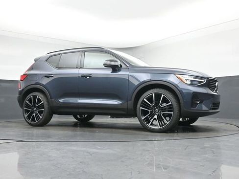 New 2026 Volvo XC40 B5 Ultra w/ Protection Package Premier image 36