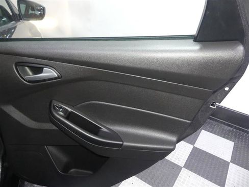 Used 2018 Ford Focus SE FWD image 25