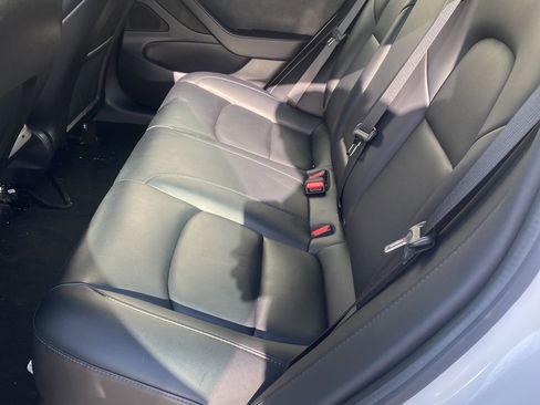 Used 2020 Tesla Model 3 Standard Range Plus RWD image 10