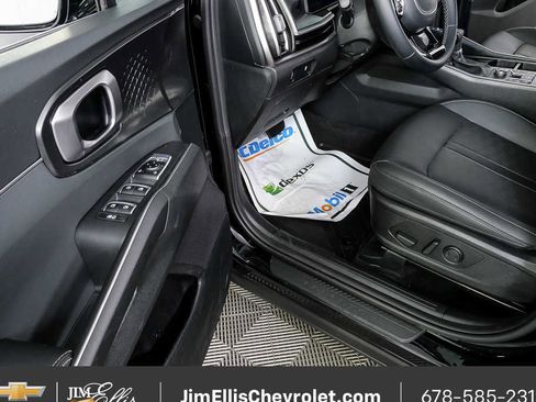 Used 2025 Kia Sorento S image 7