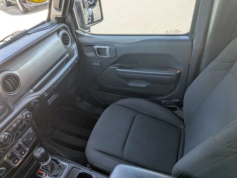 Used 2020 Jeep Wrangler Sport AWD/4WD image 16