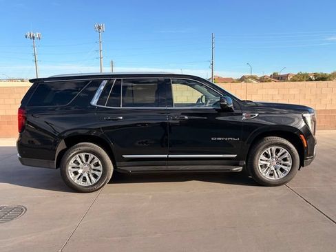 Used 2025 GMC Yukon Denali AWD/4WD image 5