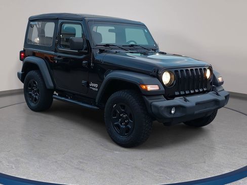 Used 2019 Jeep Wrangler Sport image 3