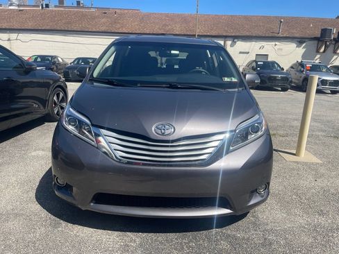 Used 2015 Toyota Sienna Limited Premium FWD image 12