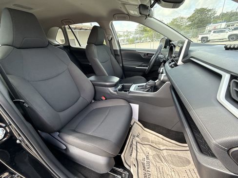 Certified 2025 Toyota RAV4 LE FWD image 25