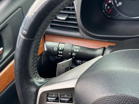 Used 2013 Subaru Outback 2.5i Limited w/ Moonroof Pkg AWD/4WD image 25