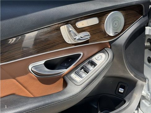 Used 2019 Mercedes-Benz C 300 Sedan image 16