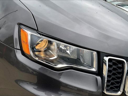 Used 2020 Jeep Grand Cherokee Laredo image 35