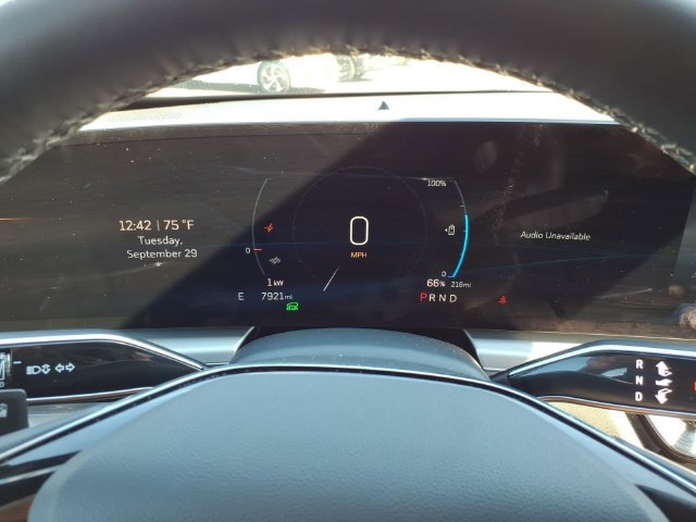 Used 2025 Cadillac Lyriq Sport AWD/4WD image 36