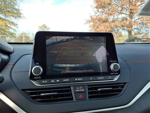 Used 2022 Nissan Altima 2.0 SR image 13