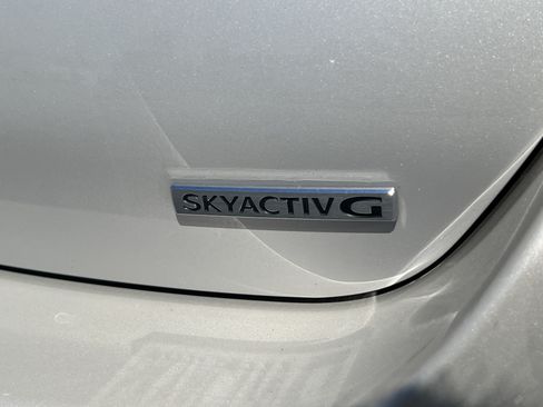 Used 2024 MAZDA MAZDA3 s FWD image 10