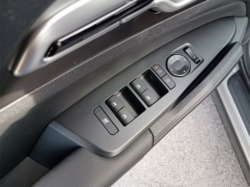 New 2026 Kia Sportage EX w/ EX Panoramic Sunroof Package image 19