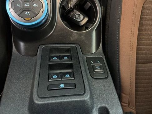 Used 2023 Ford Bronco Outer Banks image 26