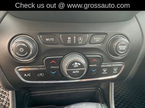 Used 2019 Jeep Cherokee Limited AWD/4WD image 21