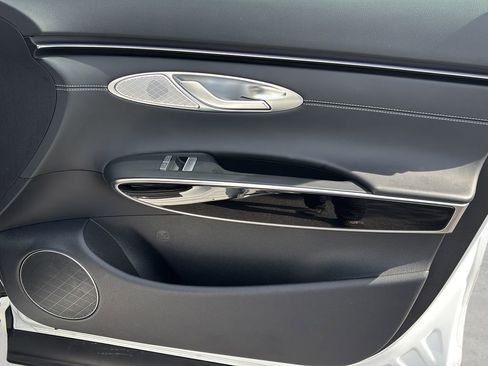 Certified 2026 Genesis GV70 2.5T AWD/4WD image 33