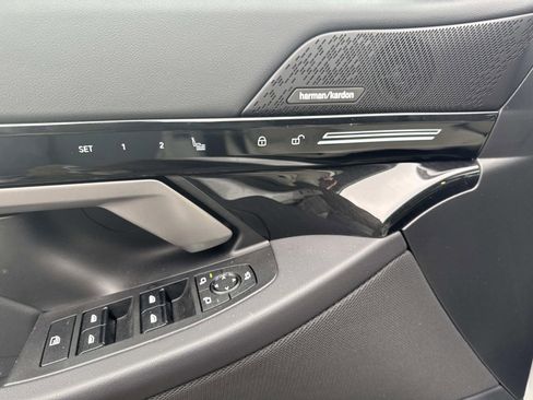 New 2025 BMW 530i xDrive AWD/4WD image 18