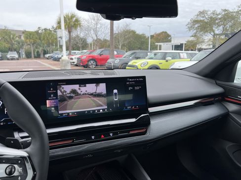 Used 2025 BMW 530i image 30