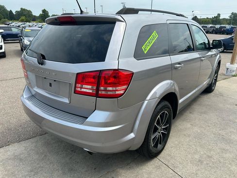 Used 2018 Dodge Journey SE w/ Connectivity Group FWD image 5