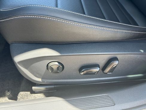 Used 2023 Volkswagen Jetta SE w/ Panoramic Sunroof Package FWD image 14