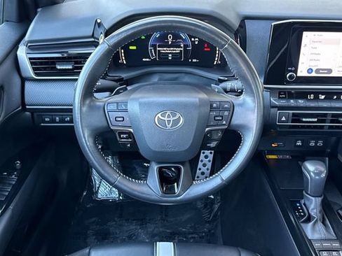 Used 2025 Toyota Camry SE FWD image 16