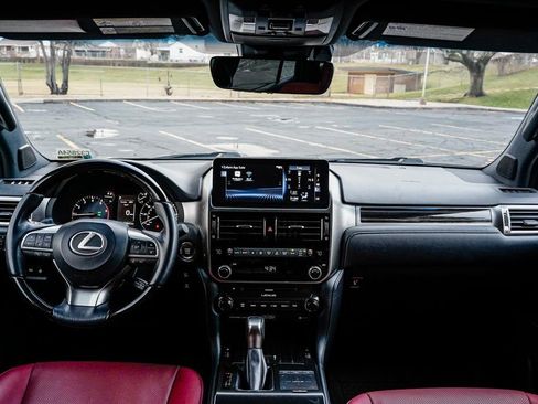 Used 2023 Lexus GX 460 Premium w/ Accessory Package image 11