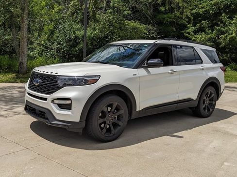 Used 2023 Ford Explorer ST-Line w/ Class IV Trailer Tow Package AWD/4WD image 7