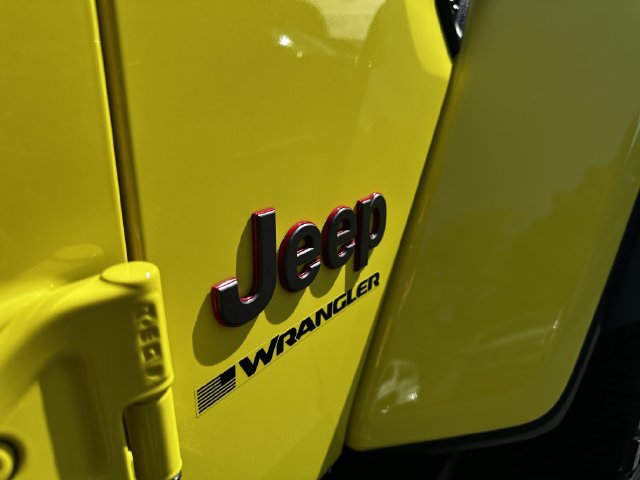 Used 2024 Jeep Wrangler Unlimited Rubicon AWD/4WD image 46