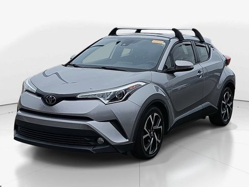 Used 2018 Toyota C-HR XLE image 3