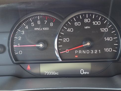 Used 2006 Cadillac DTS w/ Trunk Convenience Package FWD image 25