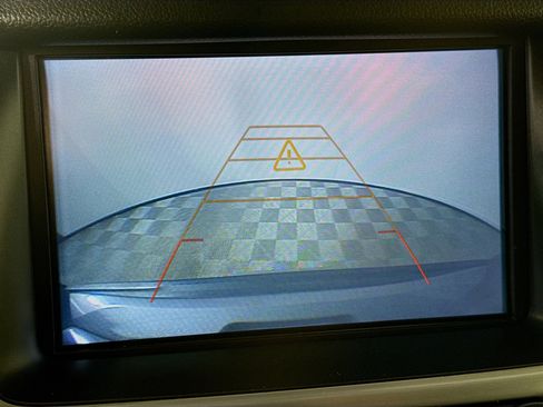 Used 2018 GMC Yukon SLT image 19